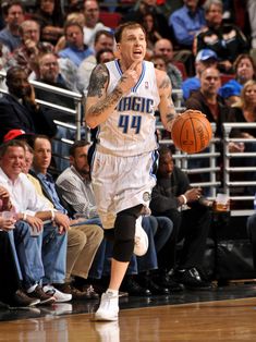 赫内斯：和伯利交流时他随口就能提到半个亿；相信于帕会续约