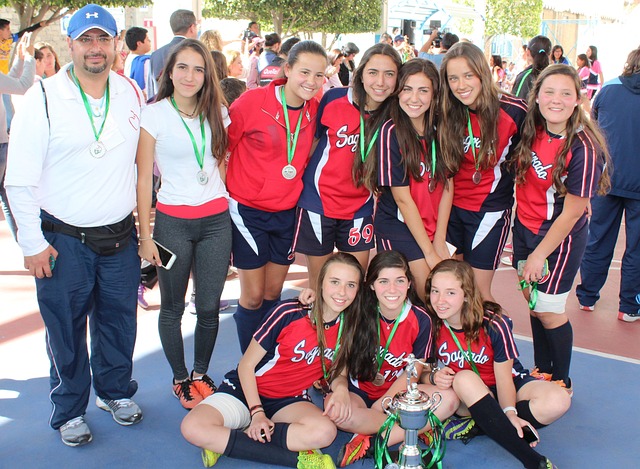 传闻：除枪手外，拜仁和切尔西也在密切关注罗比尼奥-瓦斯