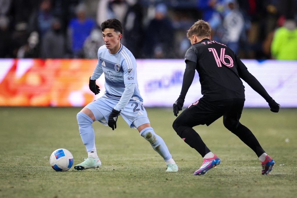 浙江队祝贺重庆铜梁龙与辽宁铁人成功冲超：2026中超见